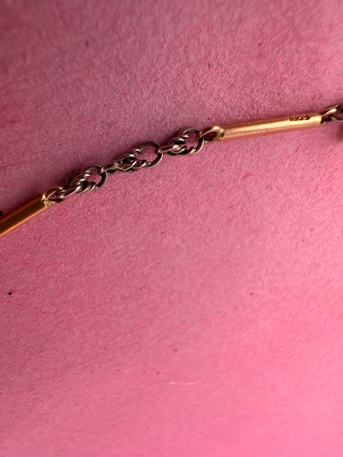 Antique 18ct Bi-Colour Bar & Lovers Knot Albert chain with 18ct dog clip & 9ct T-Bar.