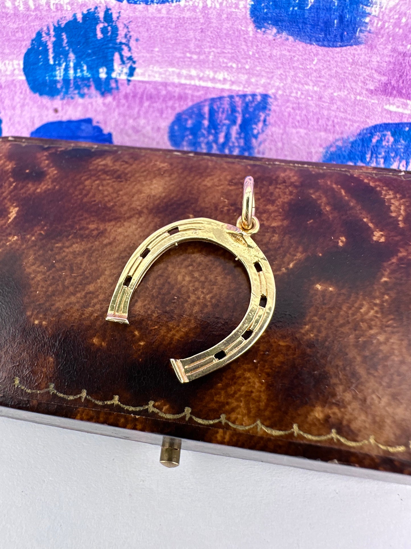 Vintage 9ct Gold large horseshoe charm