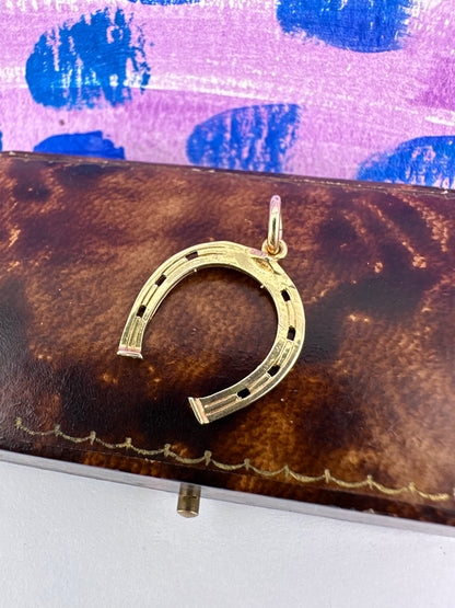 Vintage 9ct Gold large horseshoe charm