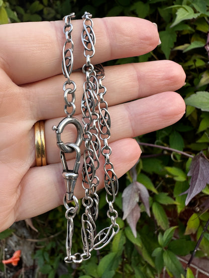 French 800 Silver Fancy Link chain with dog clip and bolt clasp