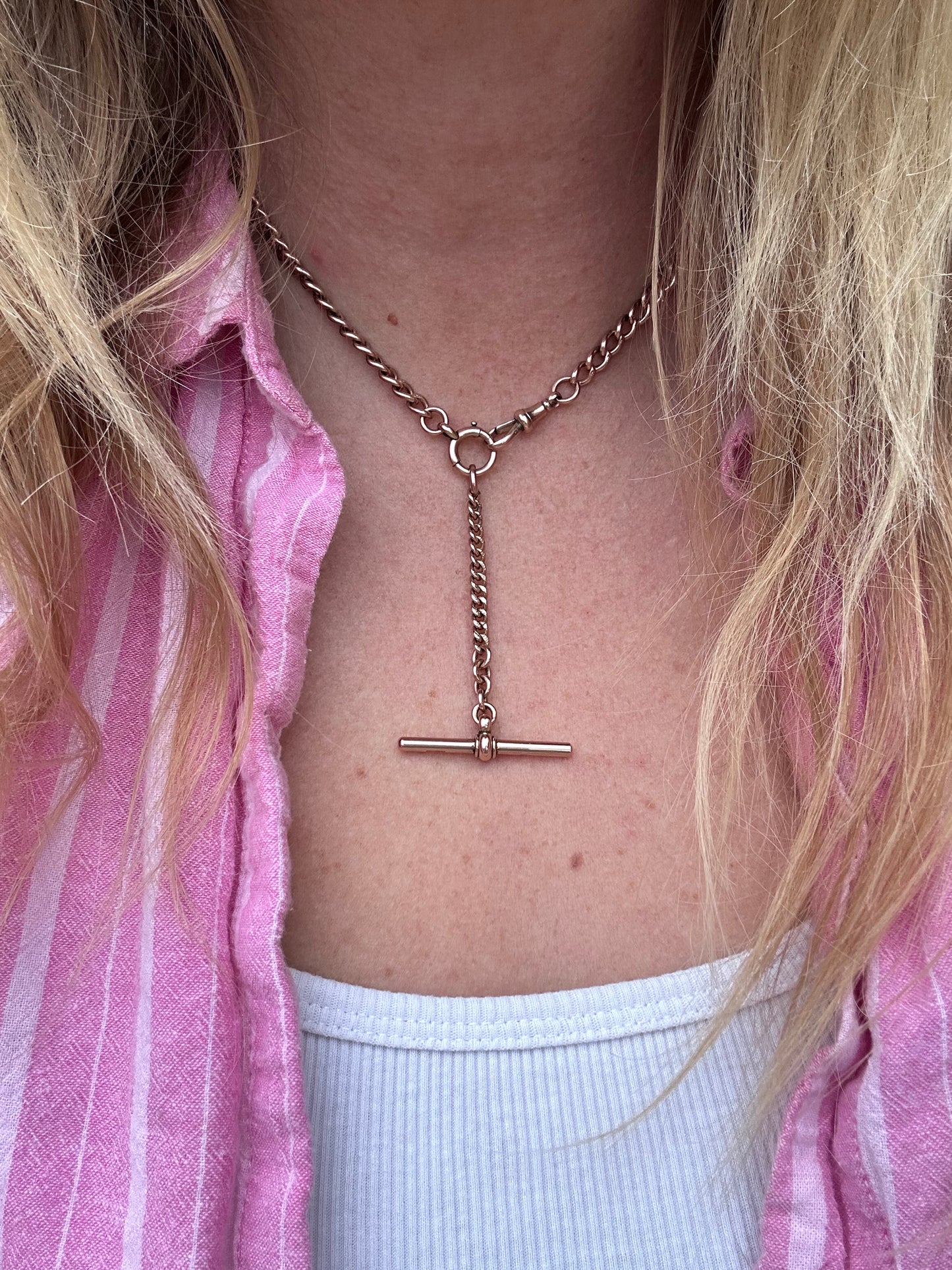 Antique 9ct Gold Swivel T-Bar on a chain