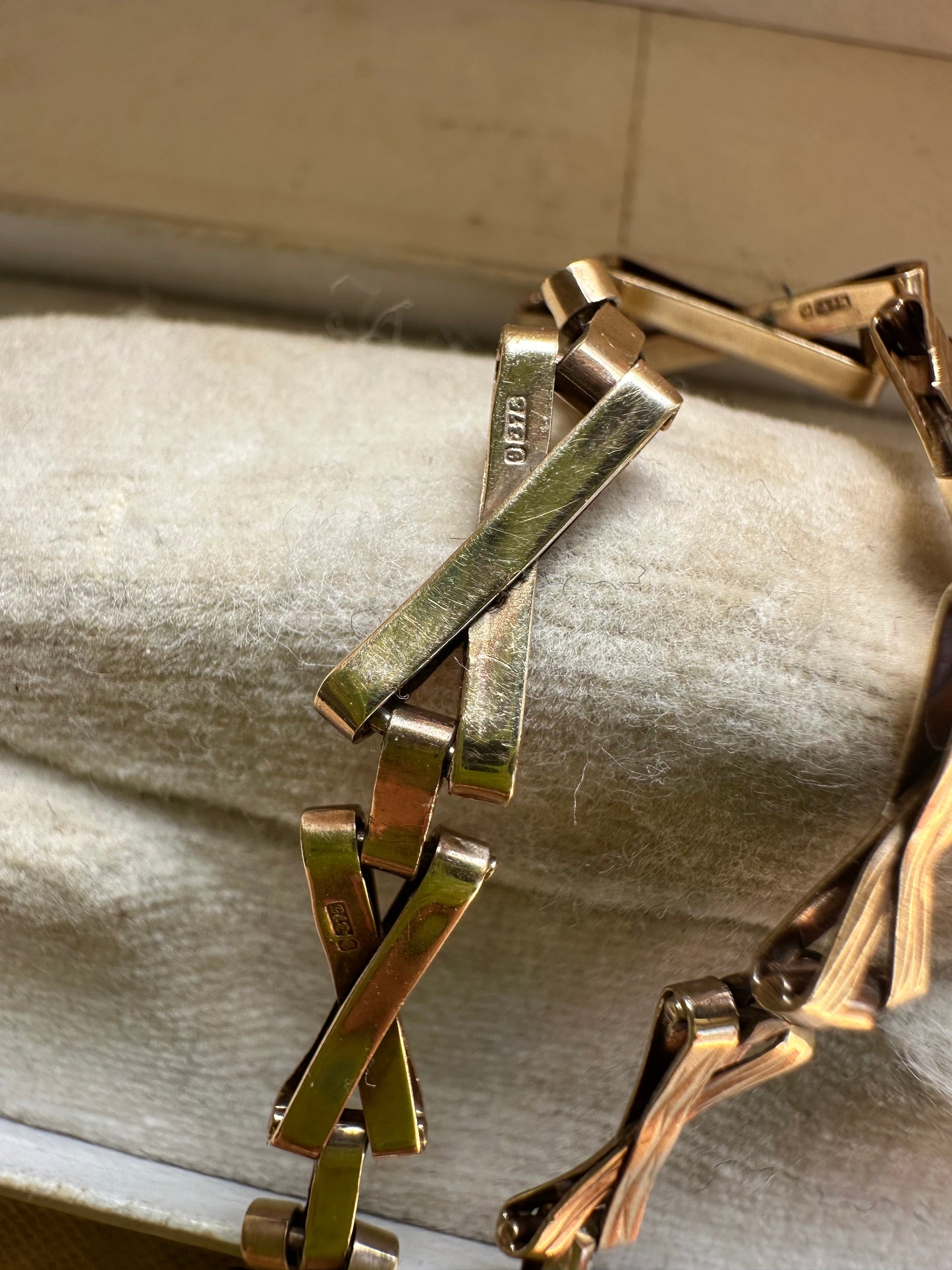 Vintage X ‘Kiss’ Gate Bracelet with patterned heart padlock