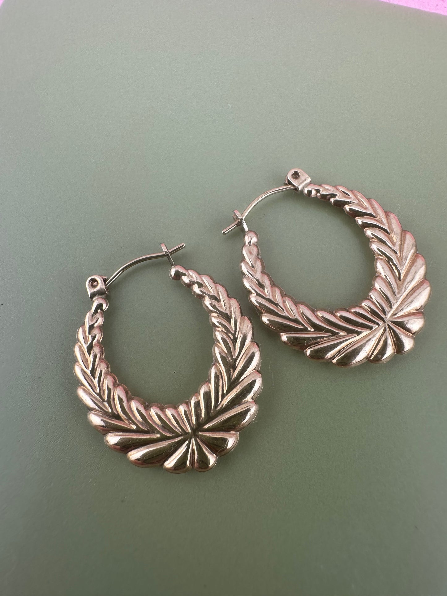 Vintage 9ct Gild Wreath Hoops