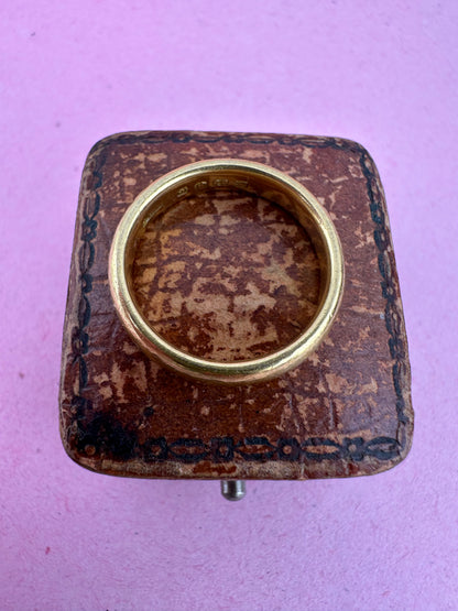 Antique 22ct Gold Hammered texture band