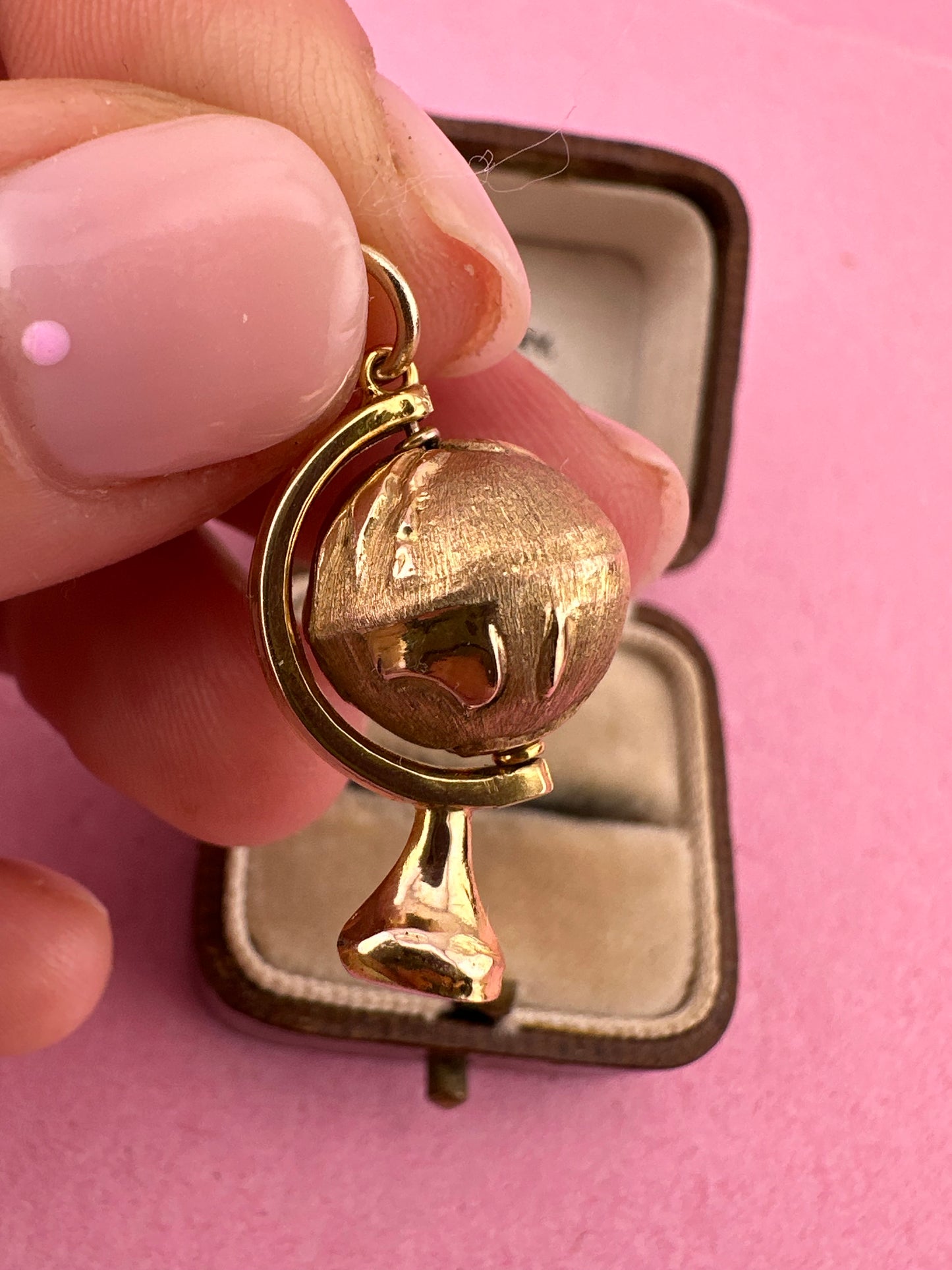 Vintage 9ct Gold Globe Charm