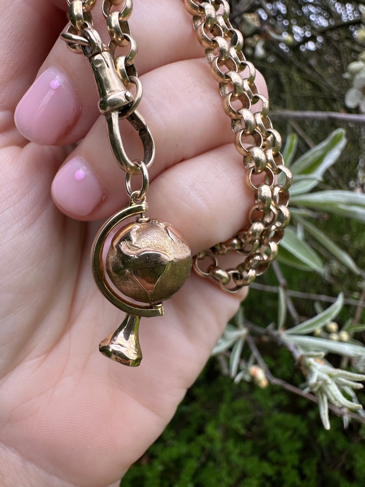 Vintage 9ct Gold Globe Charm