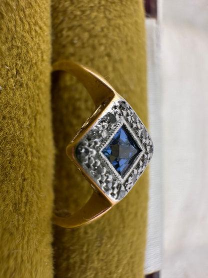 18ct Gold and platinum Sapphire and Diamond ring