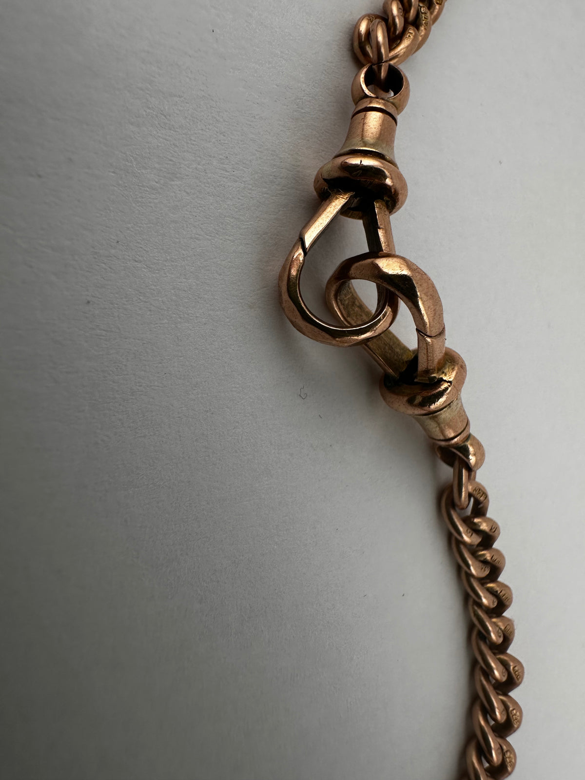 Antique 9ct Rose Gold Graduated Curb Albert chain with double faceted dog clips and fixed T-bar