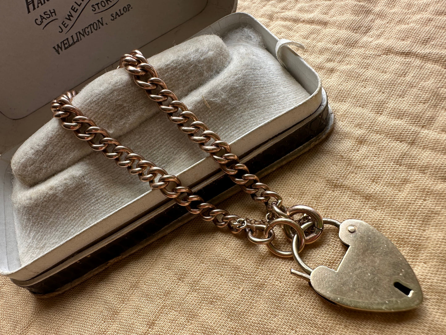 Antique 9ct Gold Graduated Curb bracelet with large heart padlock