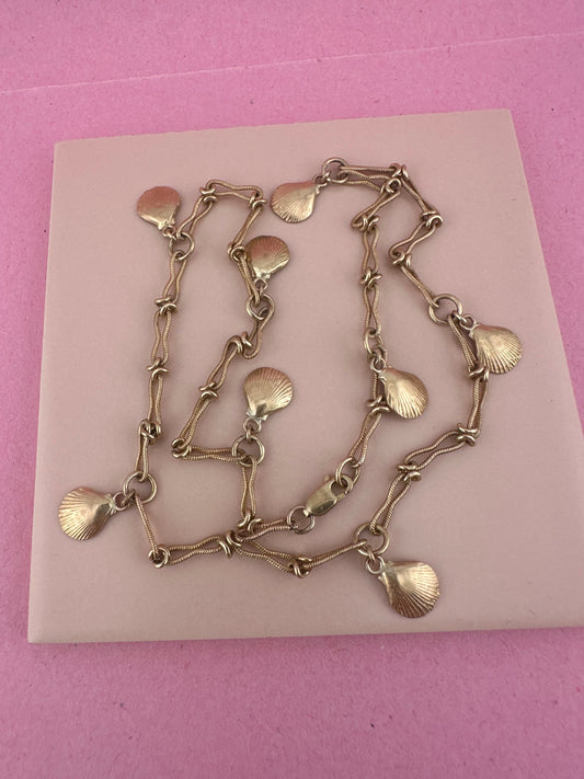 Vintage 9ct Gold Infinity Link chain with 14ct Shells