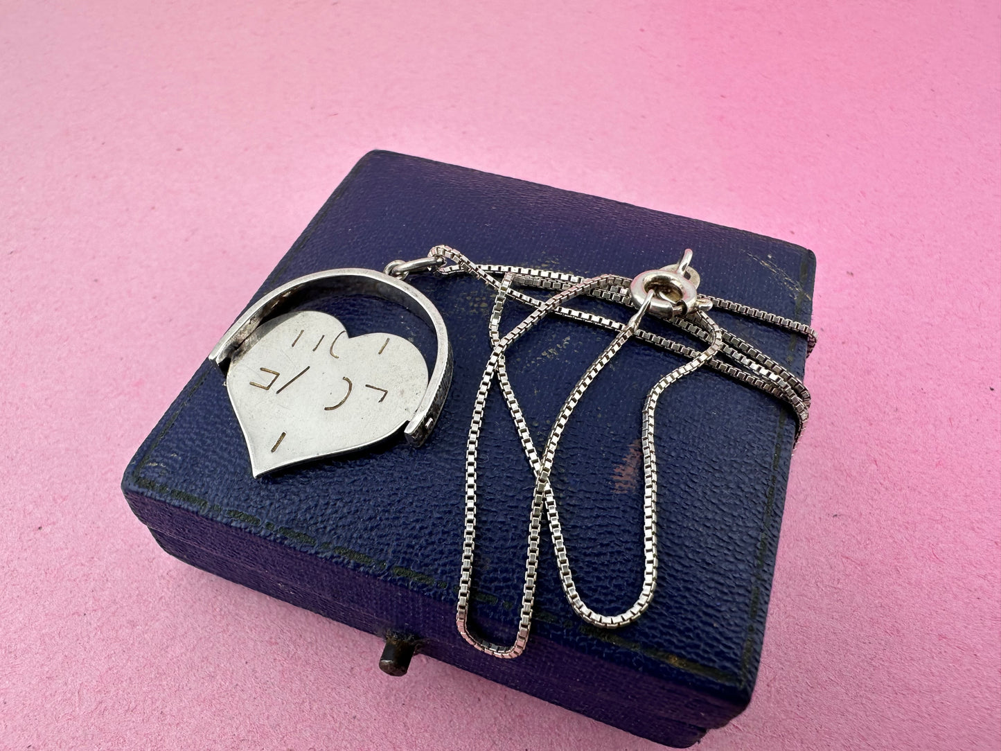 Sterling silver heart shaped ‘I Love you’ spinner