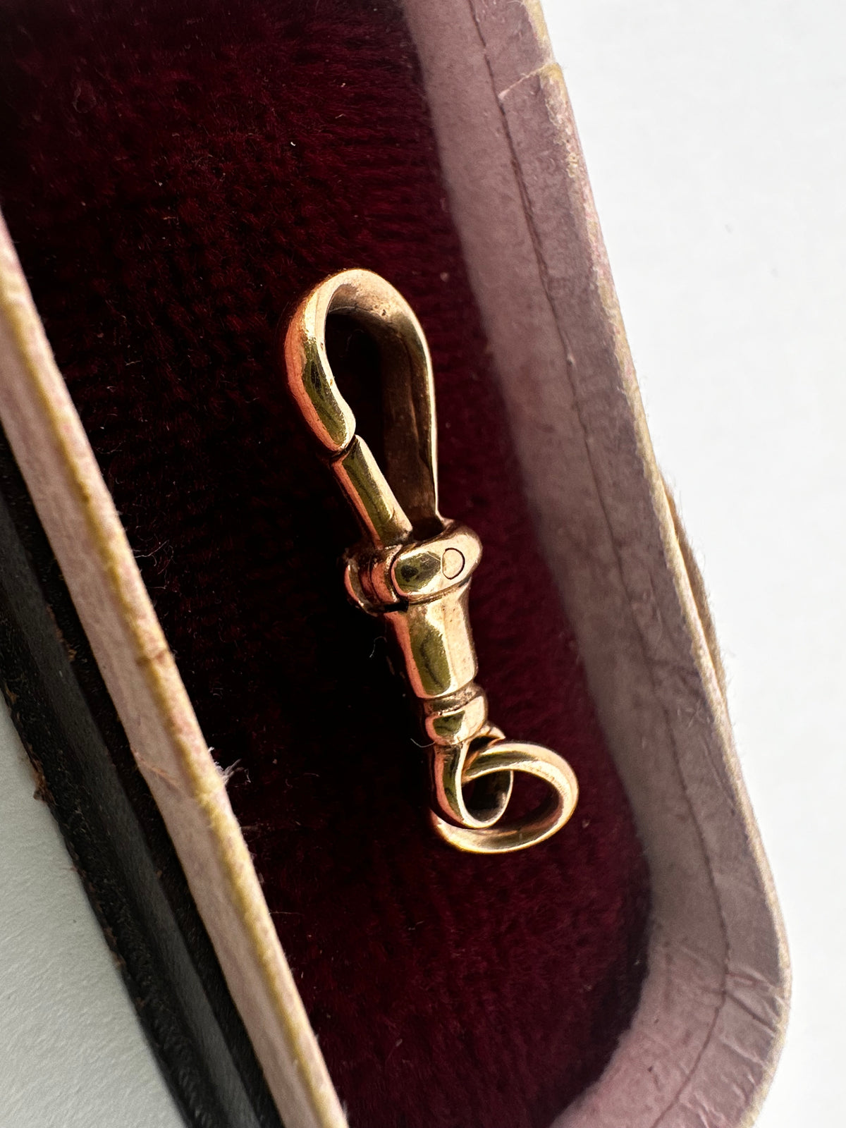 Vintage 9ct Rose Gold dog clip