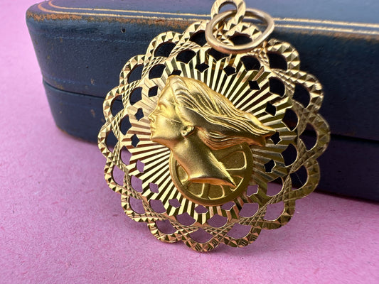 Vintage 18ct Gold Fortuna Pendant