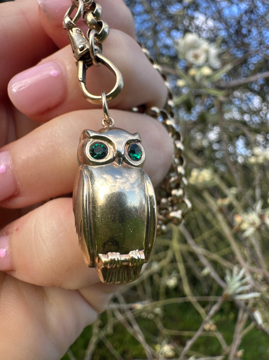 Vintage 9ct Gold Owl charm with green past eyes