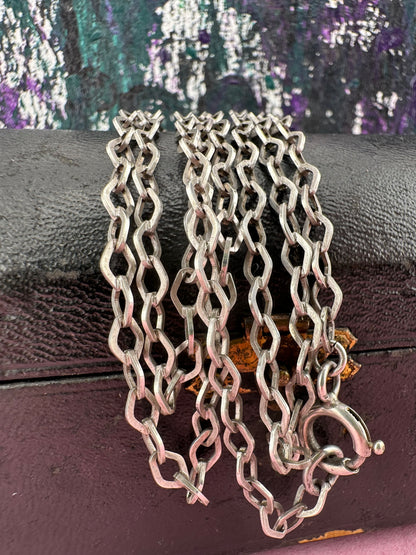 French 800 Silver Lozenge link Long Guard chain