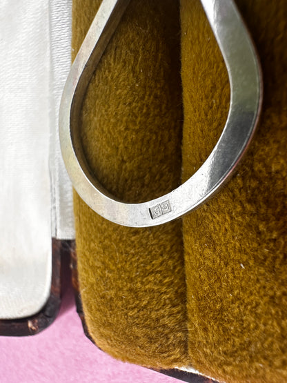 900 Silver charm holder