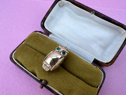 Vintage 9ct Gold Owl charm with green past eyes