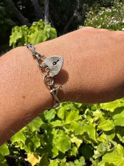 Vintage X ‘Kiss’ Gate Bracelet with patterned heart padlock