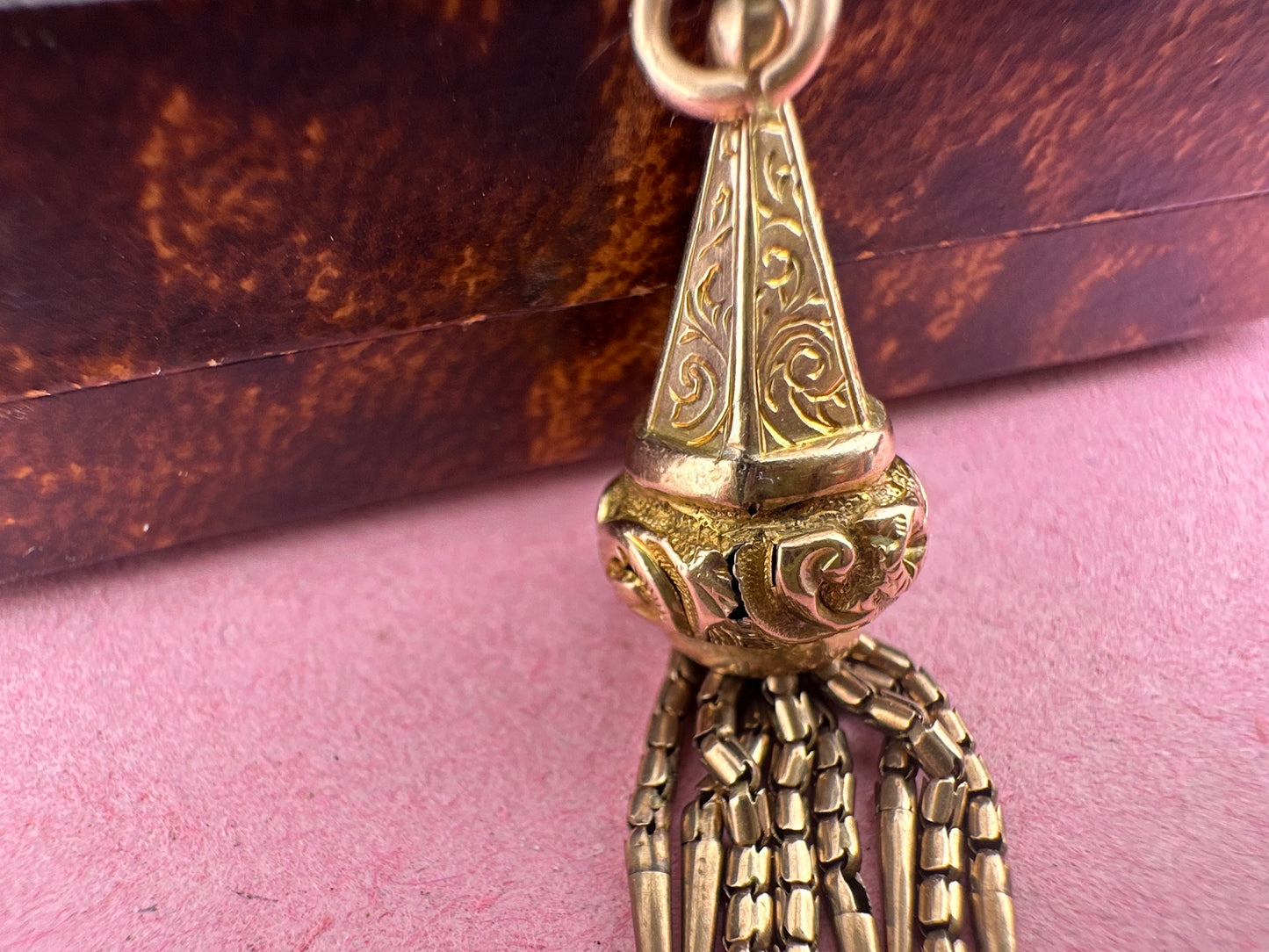 Antique 9ct Gold Tassel pendant