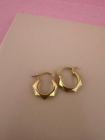 Vintage 9ct UnoAerre faceted hoops