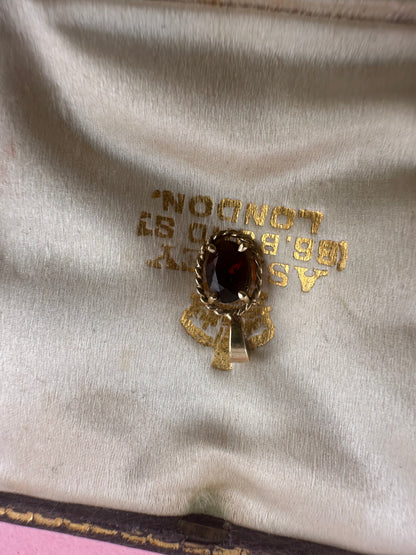 Vintage 9ct gold garnet pendant
