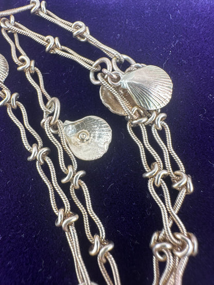 Vintage 9ct Gold Infinity Link chain with 14ct Shells