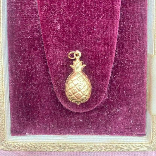 9ct gold Pineapple charm