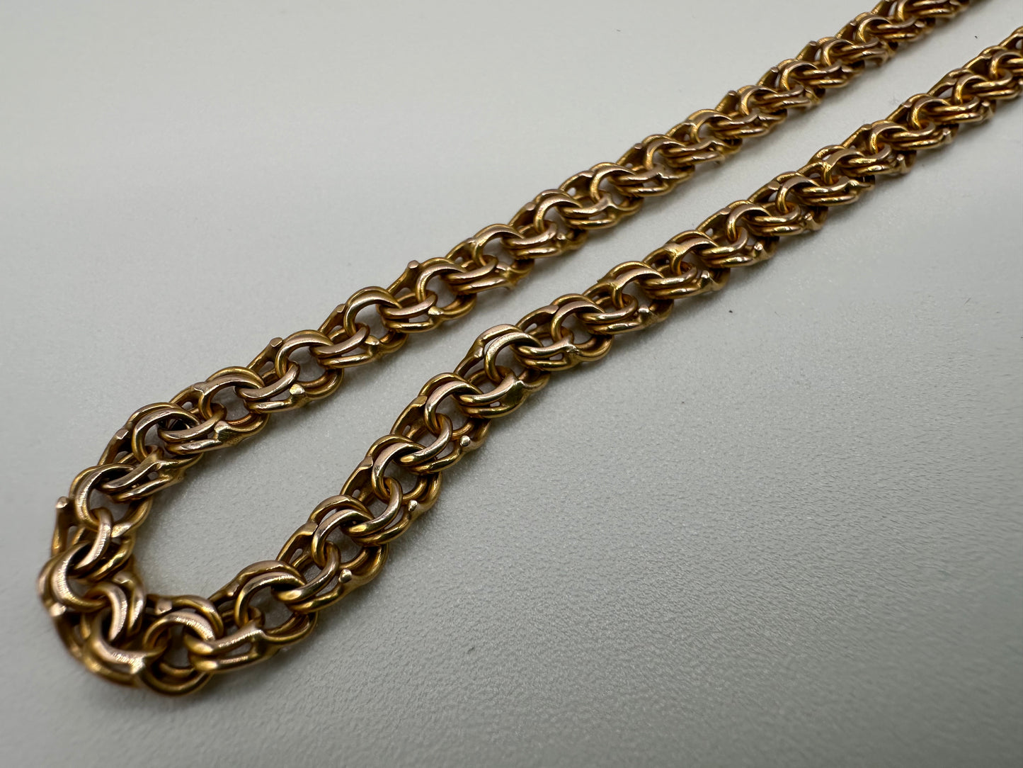 Vintage 9ct yellow Gold figure of 8 chain