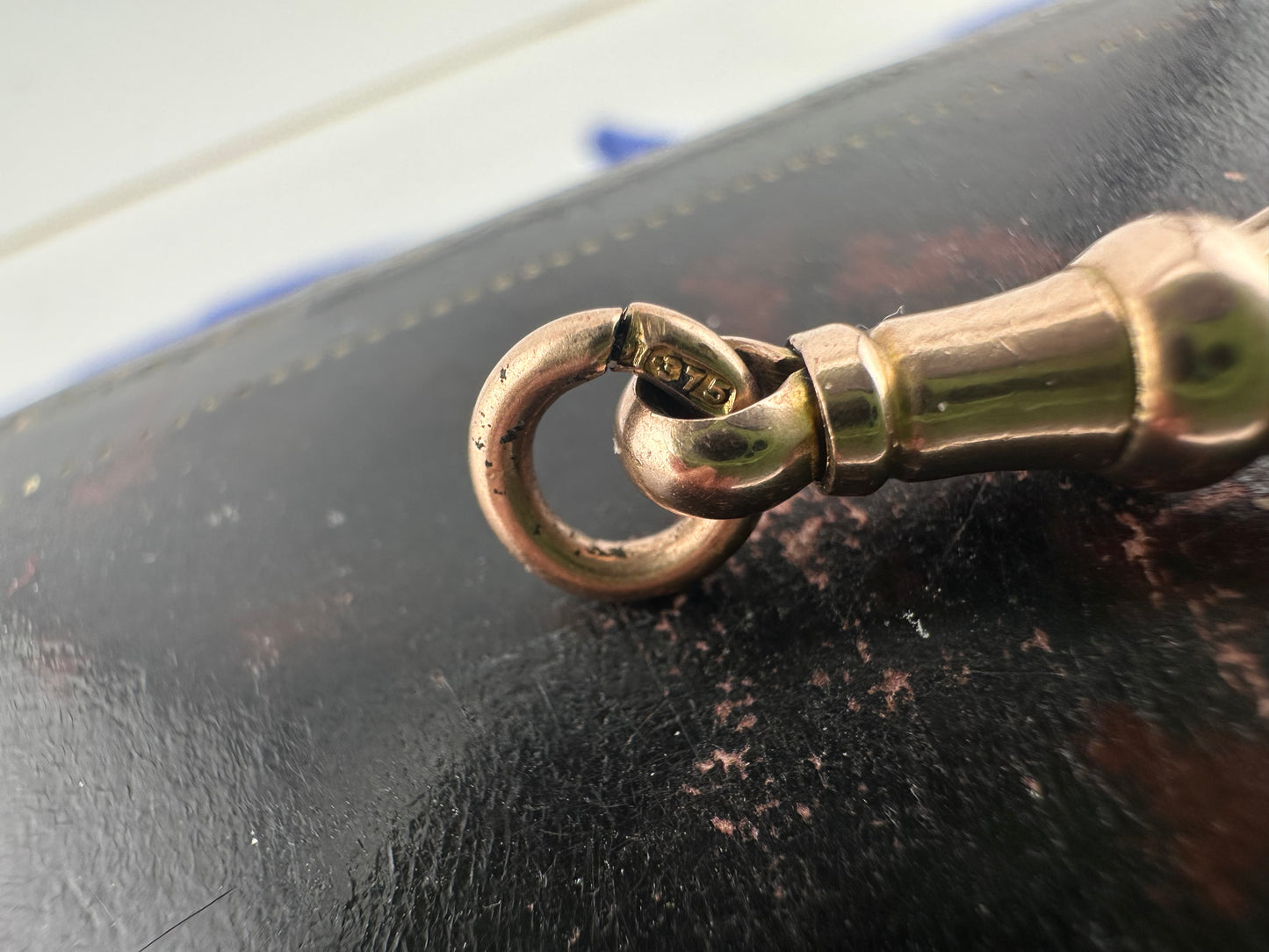 Antique 9ct Rose Gold chunky Dog clip
