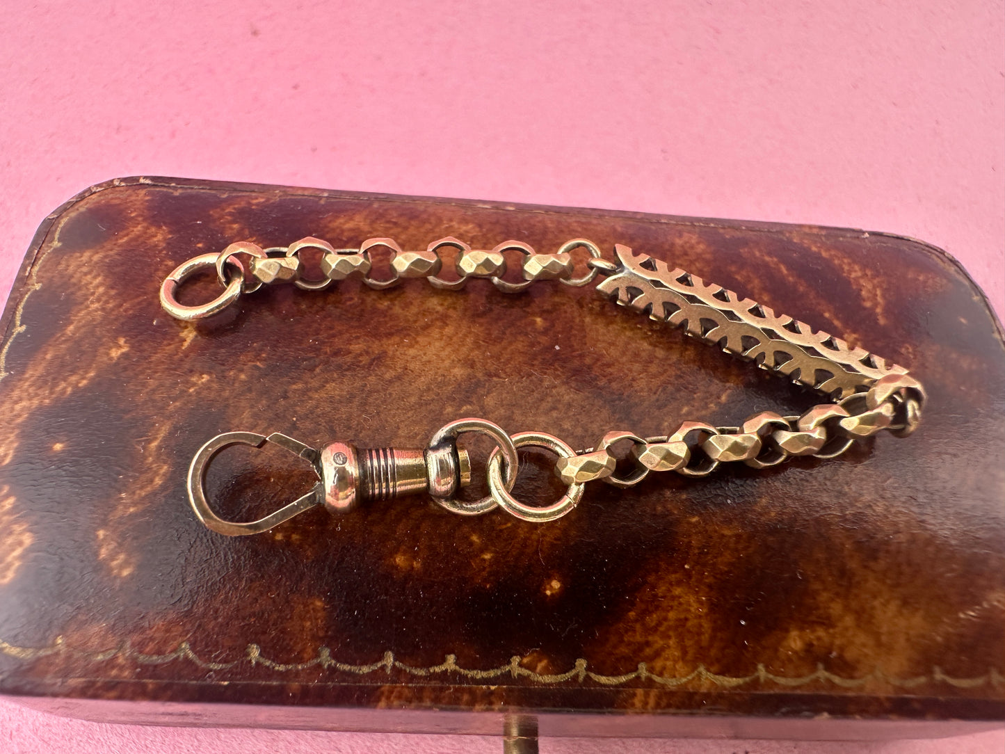 Antique 9ct Gold Fancy bar and faceted belcher extender with dog clip