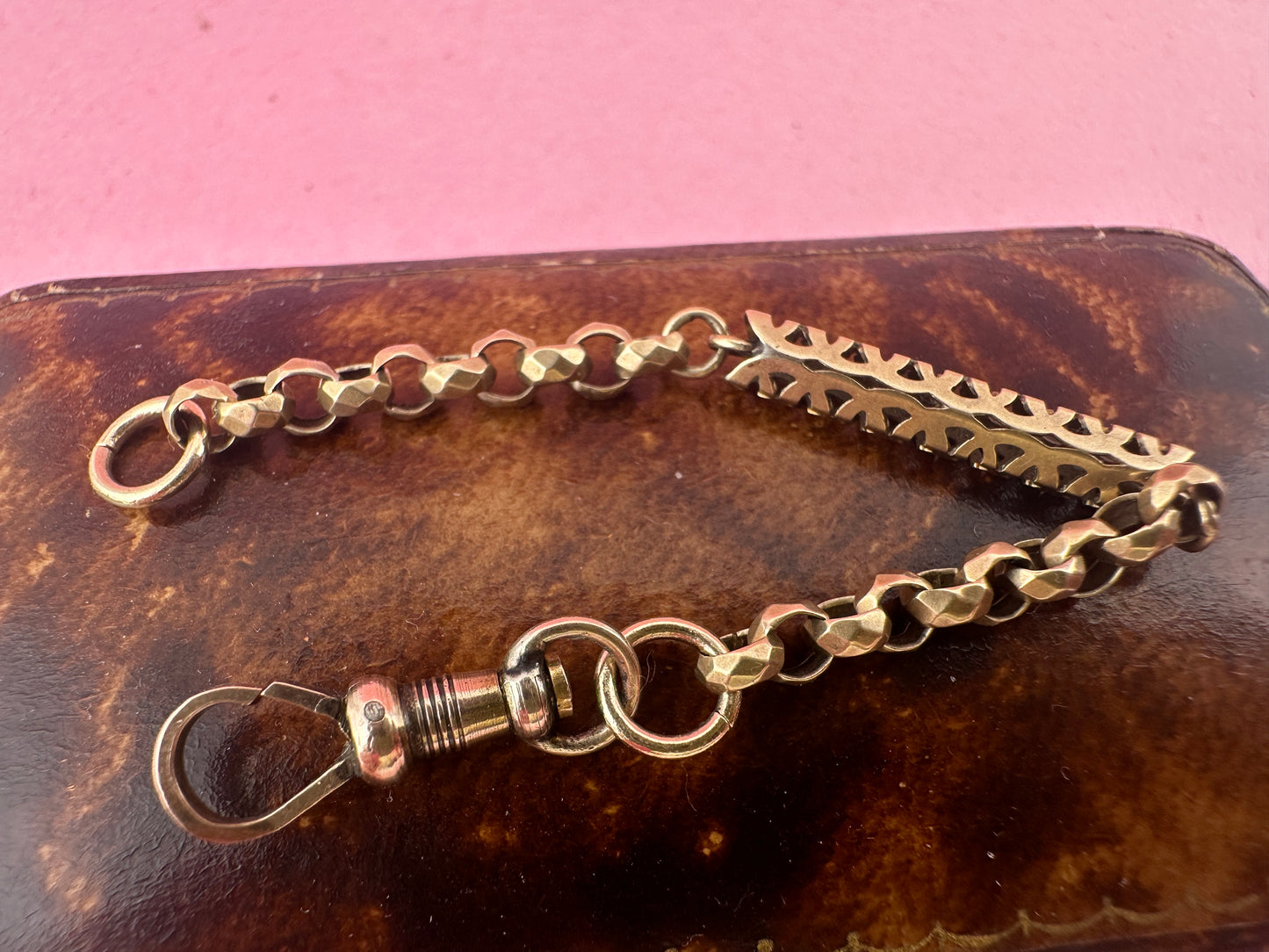 Antique 9ct Gold Fancy bar and faceted belcher extender with dog clip