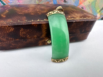9ct Chinese Jade Pendant