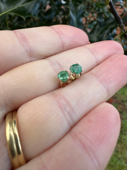 9ct Emerald Stud earrings