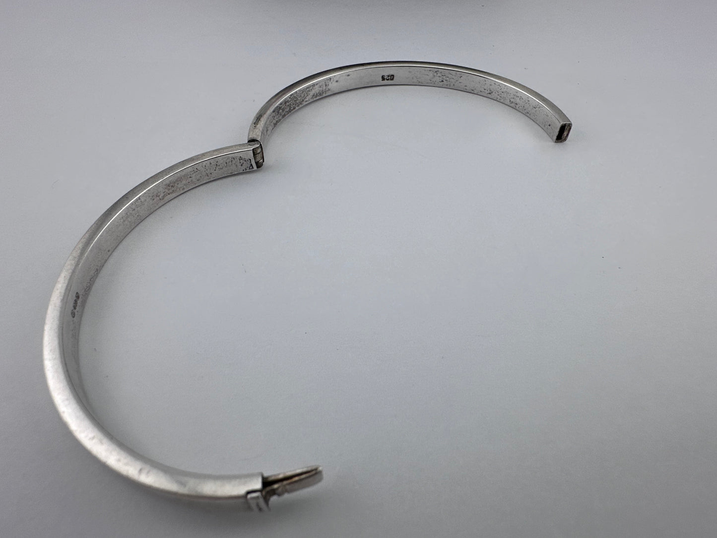 Sterling silver Plain hinged bangle