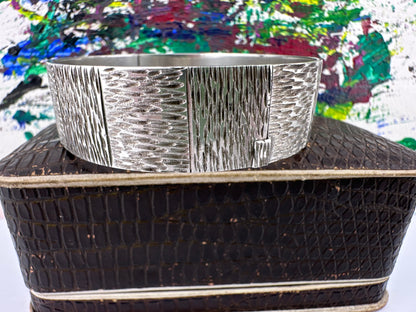 Sterling Silver 1970s hinged Bangle