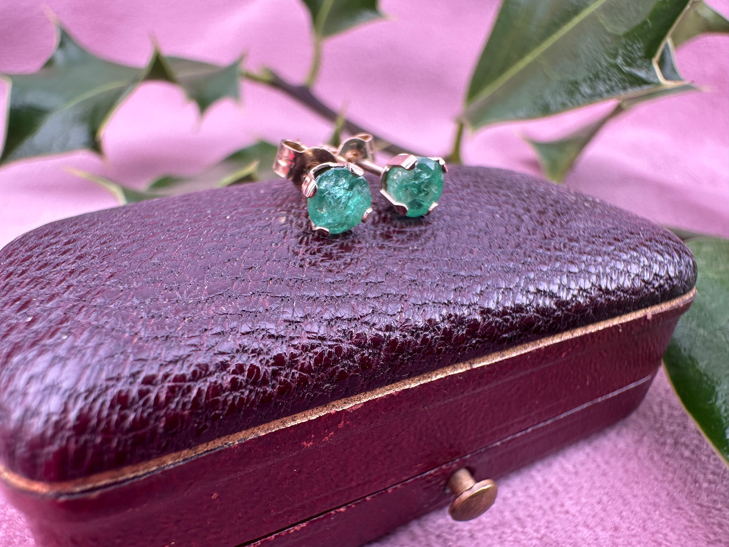 9ct Emerald Stud earrings