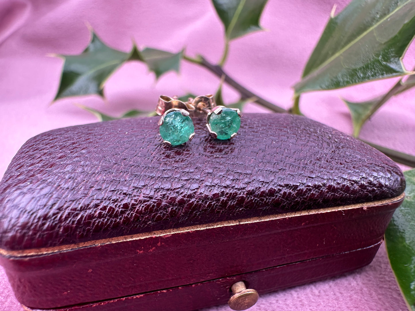 9ct Emerald Stud earrings