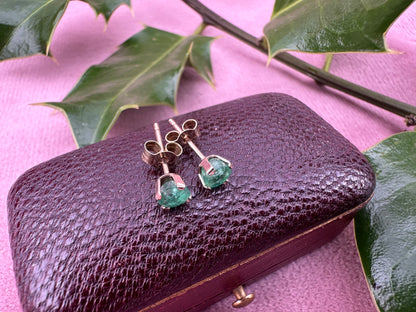 9ct Emerald Stud earrings