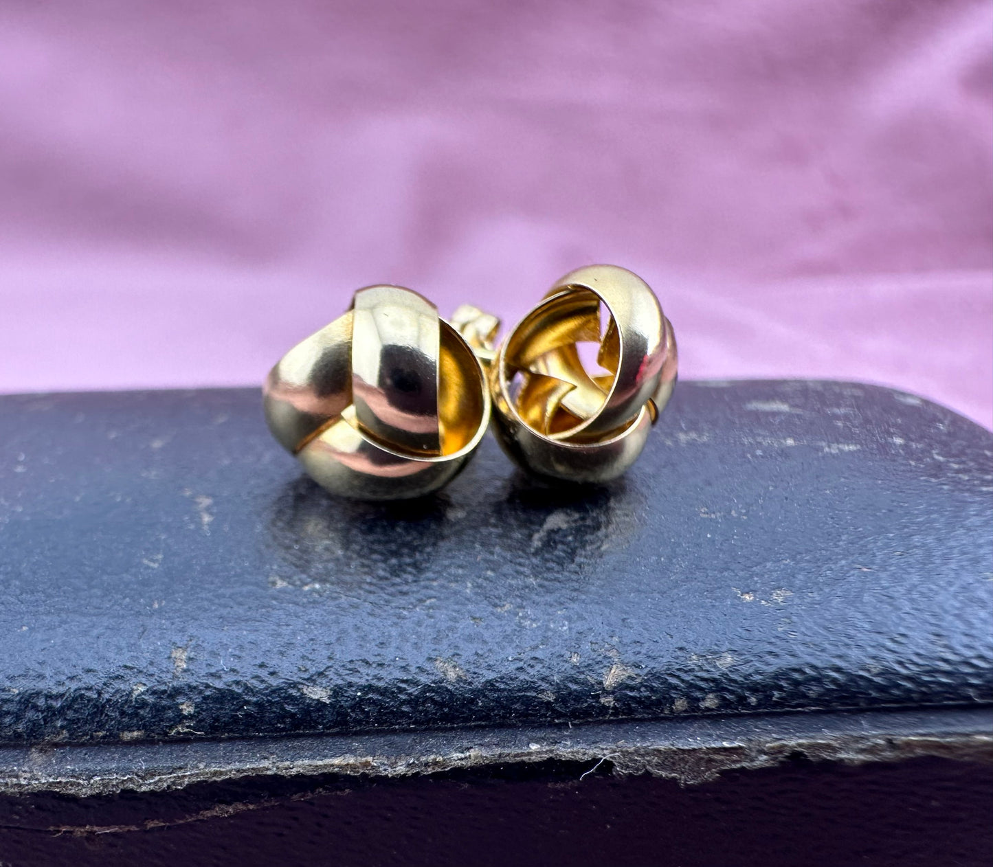 18ct Knot Stud earrings