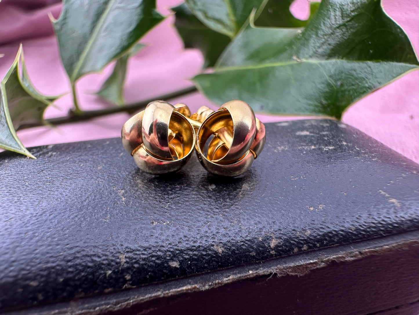 18ct Knot Stud earrings