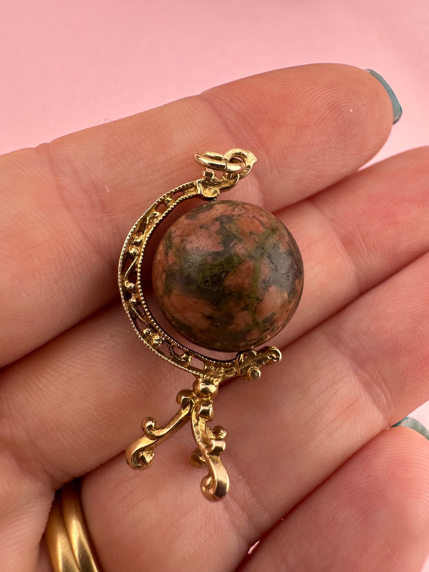 Vintage 9ct Gold Jasper Globe, 5.7g