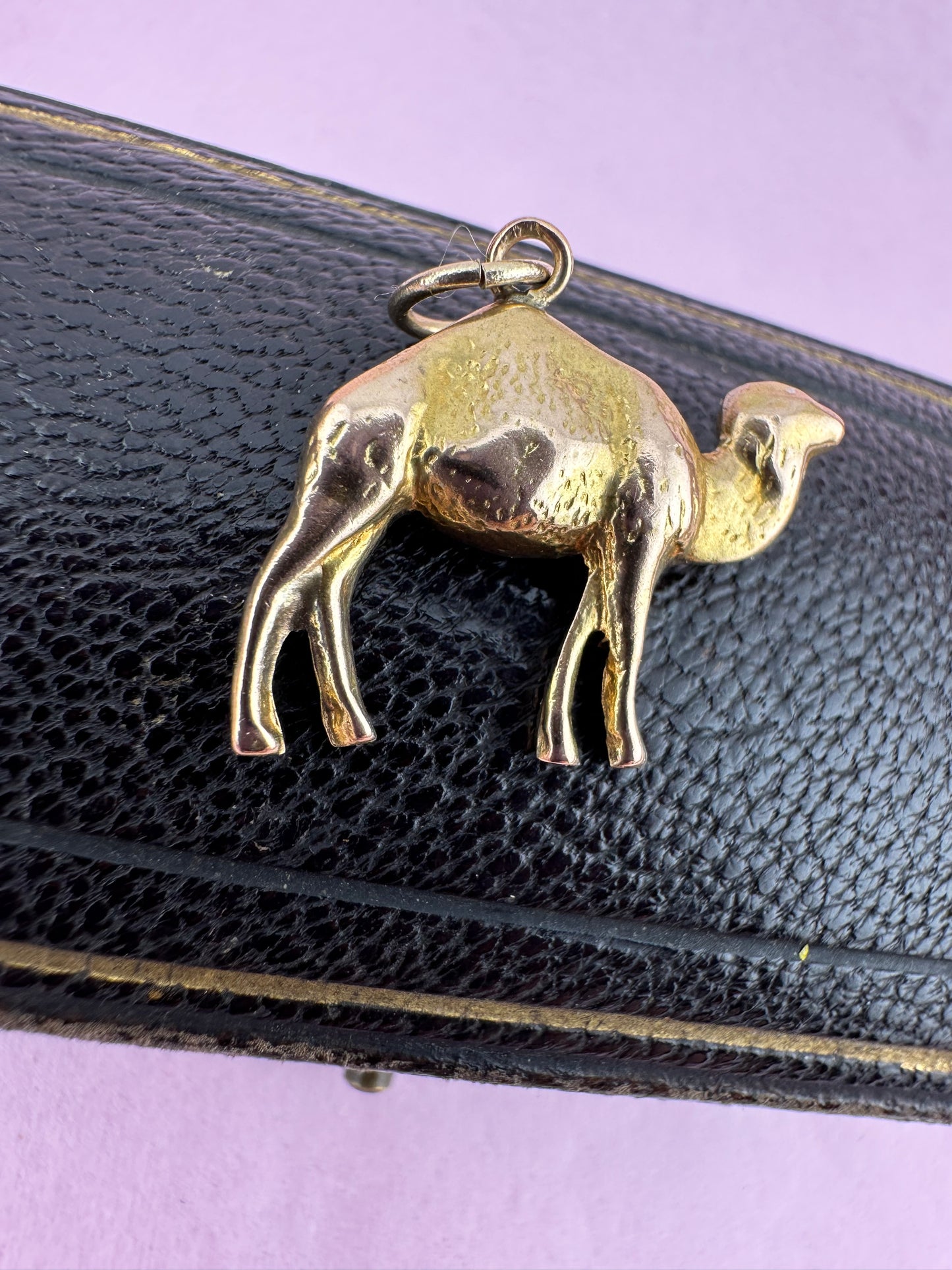 18ct Gold Camel Charm, 1.45g