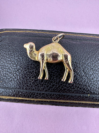 18ct Gold Camel Charm, 1.45g