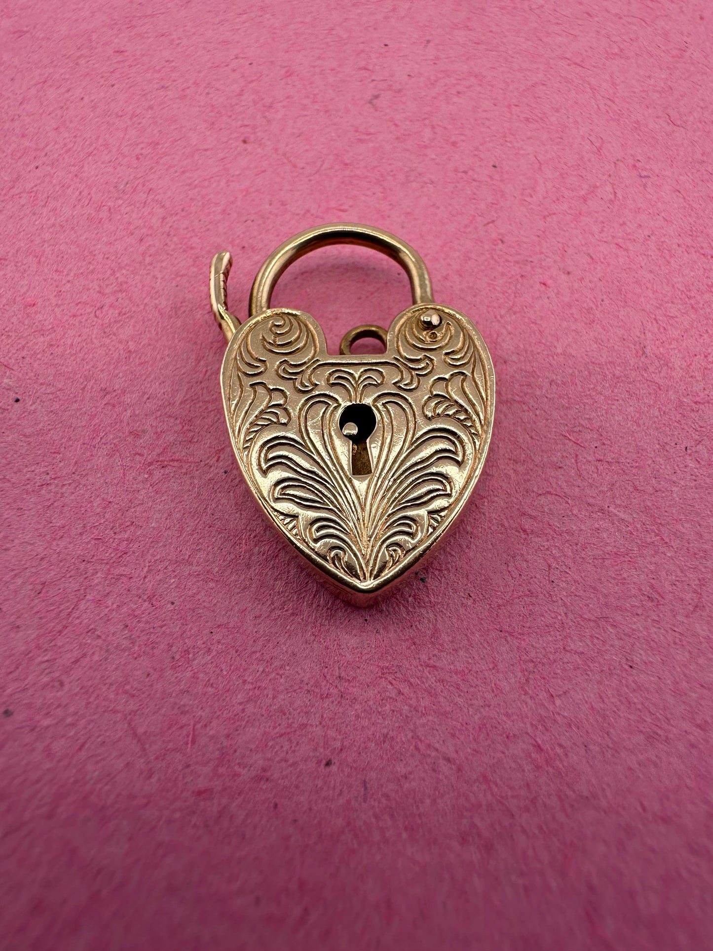 Vintage 9ct gold Engraved Heart Padlock, 1971, 2.83g, 2.2cm