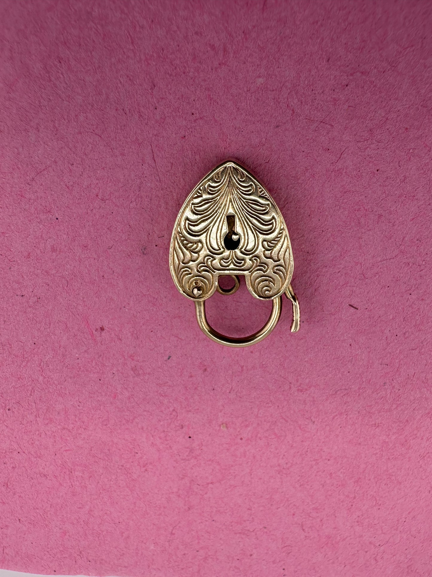 Vintage 9ct gold Engraved Heart Padlock, 1971, 2.83g, 2.2cm