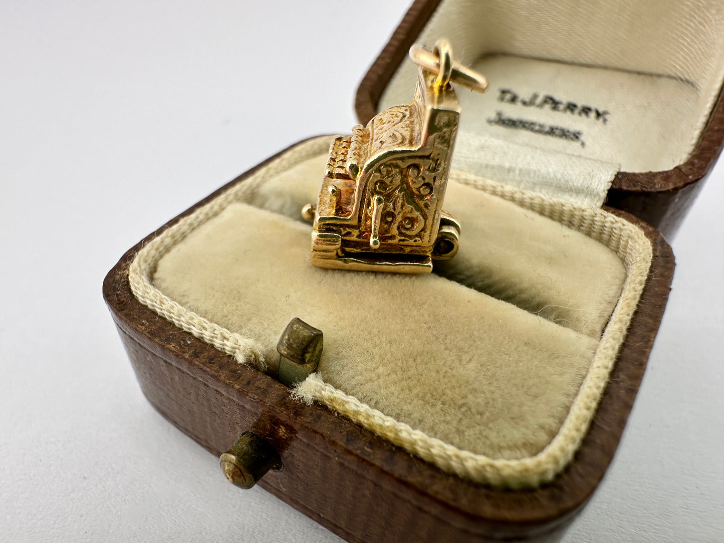 Vintage 9ct Gold Cash register charm, bottom opens