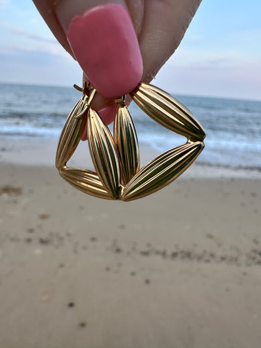 9ct Gold UnoAerre Ribbed Triangular hoops