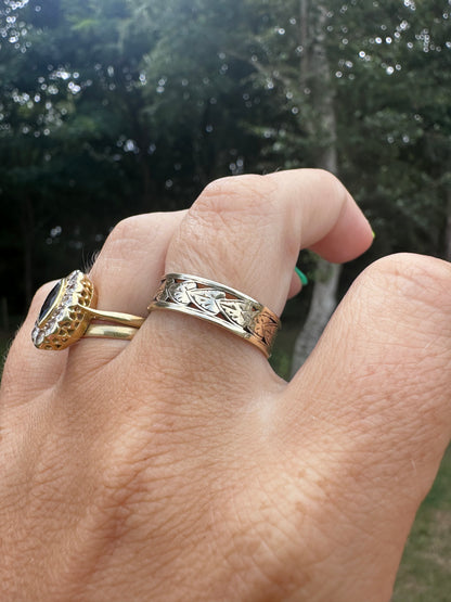 Antique 9ct Gold Leaf cut out Band