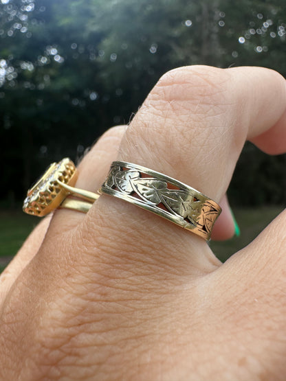 Antique 9ct Gold Leaf cut out Band