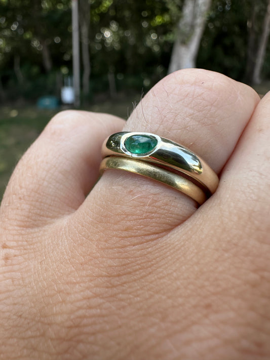 Vintage 9ct Gold Emerald Cabochon ring